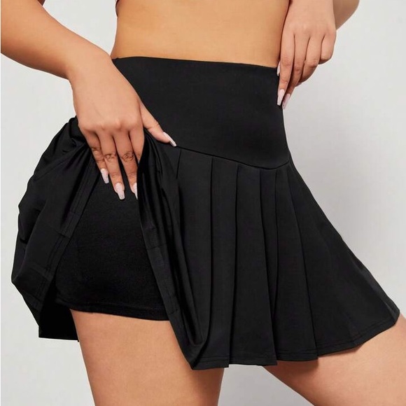 SHEIN EZwear Plus Solid Pleated Hem Skort Size 2X NWT! - Picture 2 of 6